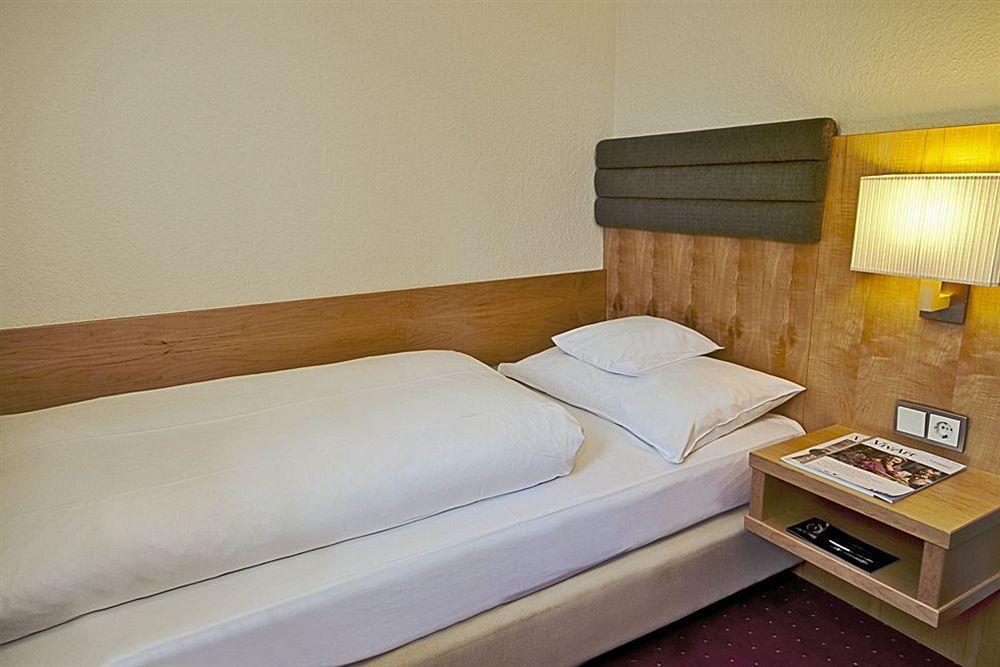 Hotel De France Wiesbaden City Екстериор снимка