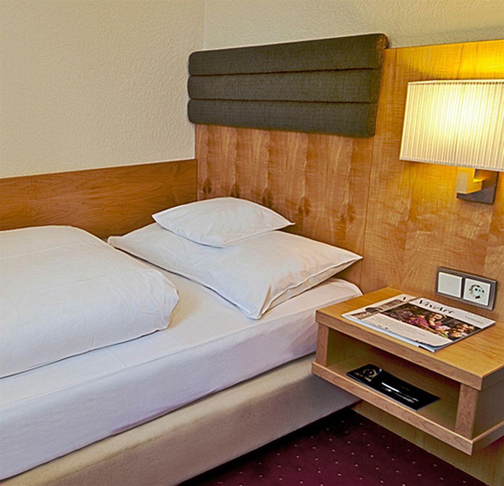 Hotel De France Wiesbaden City Екстериор снимка
